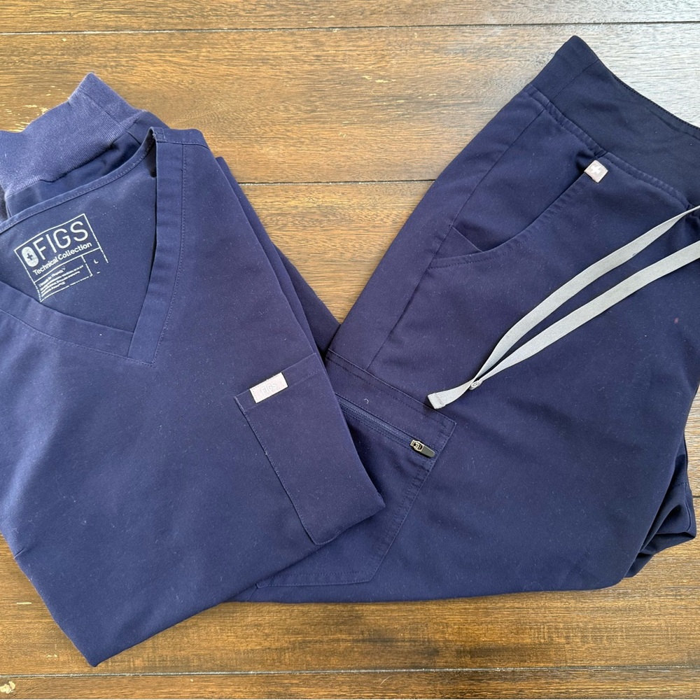 FIGS women’s Navy Pants